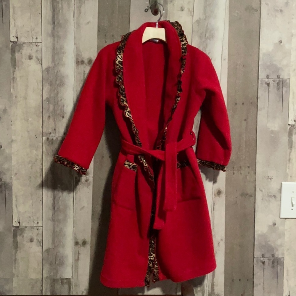 the children's place red leopard robe size 5-6